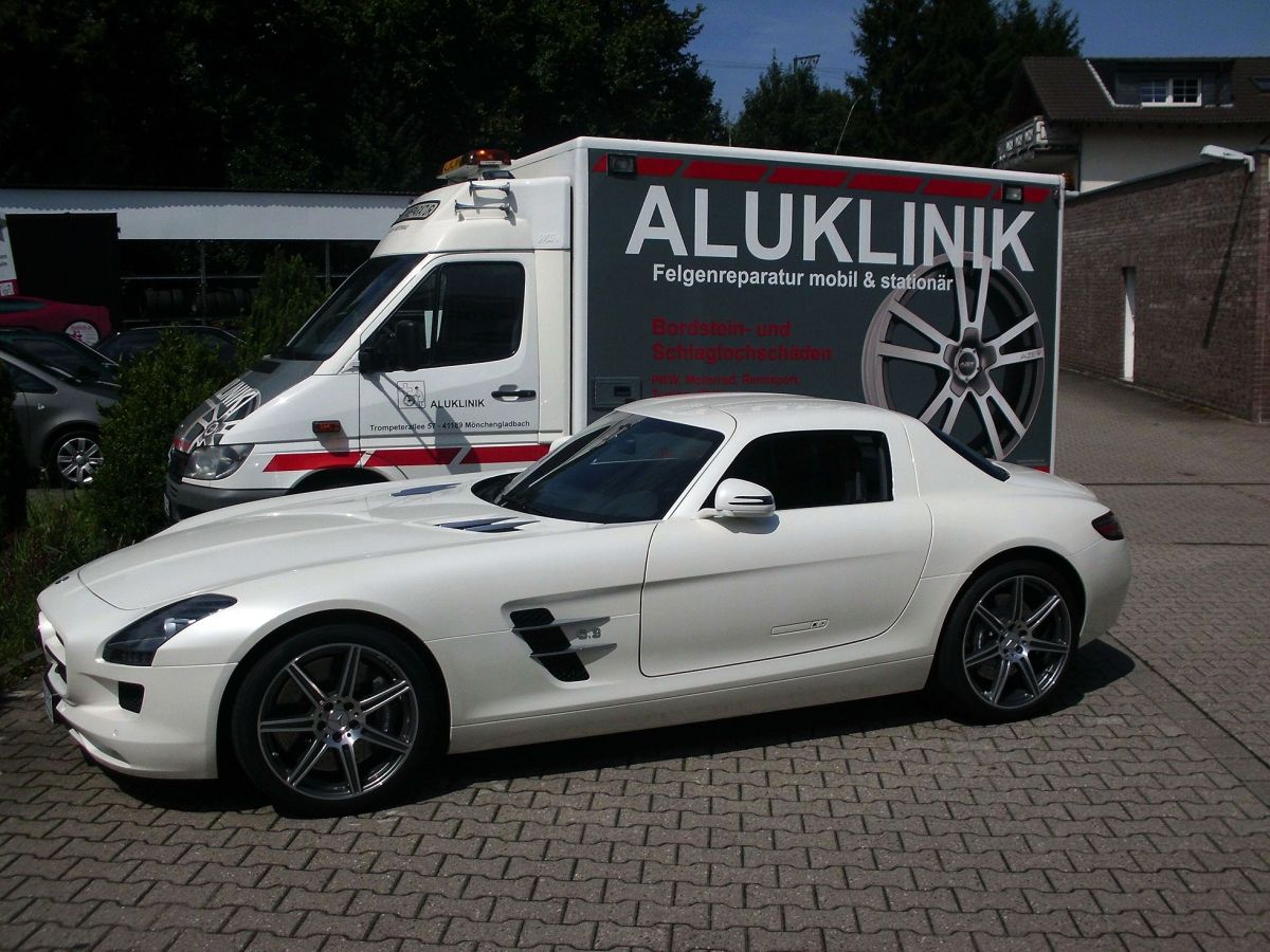 Kundenfahrzeuge - Aluklinik GmbH